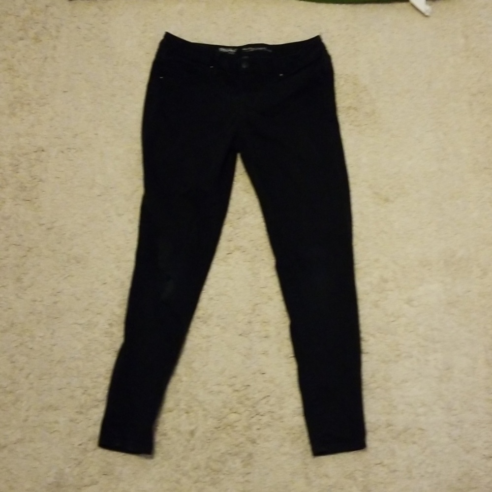 Mossino Mid Rise Black Jeggings